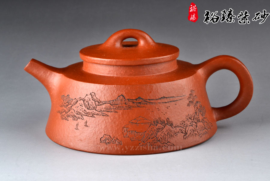 尹怀朱泥鱼罩壶（白雪怡意）正面