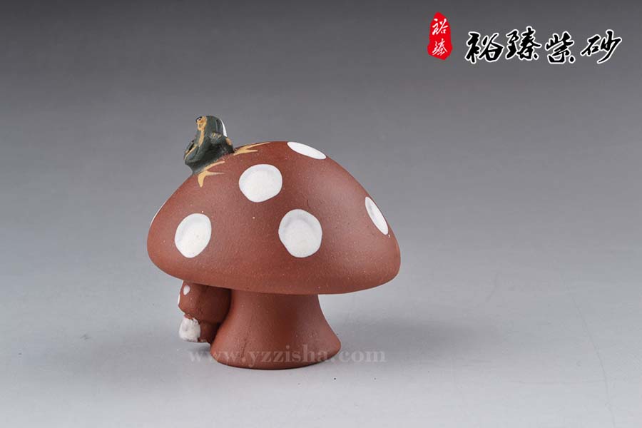 紫砂杂件 喷水蘑菇图1
