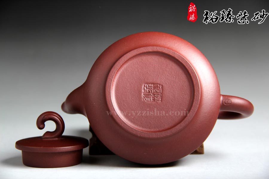 陈顺根清水泥鱼水情壶壶底图