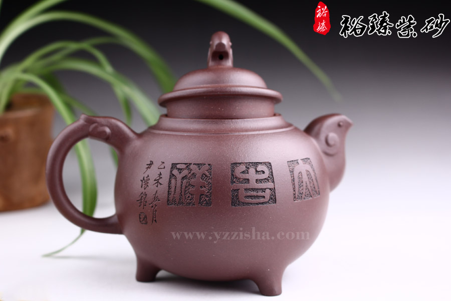 尹怀三羊开泰紫砂壶细节部分
