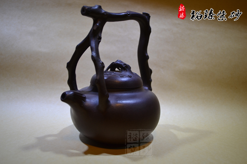 范洪泉 东坡梅桩提梁壶 范洪泉 东坡梅桩提梁壶