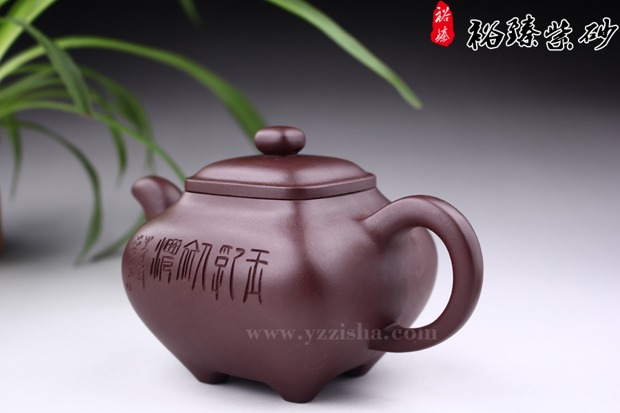 王品荣紫茄泥传炉壶侧面图