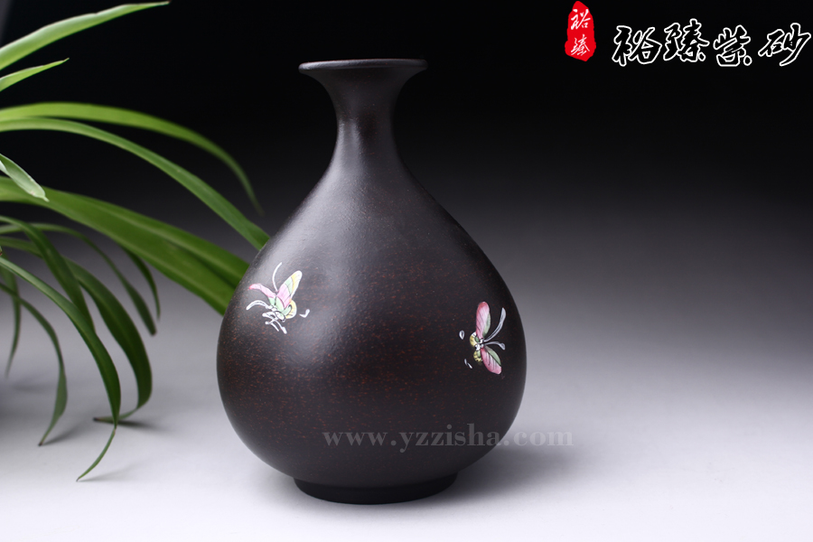 宜兴紫砂黑朱泥彩绘花瓶图2