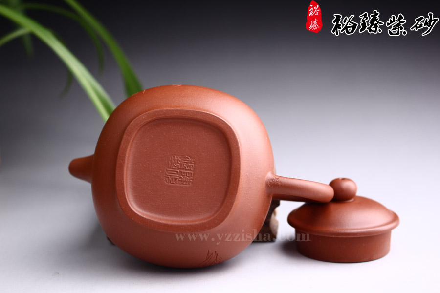 陈顺根雄风壶底款