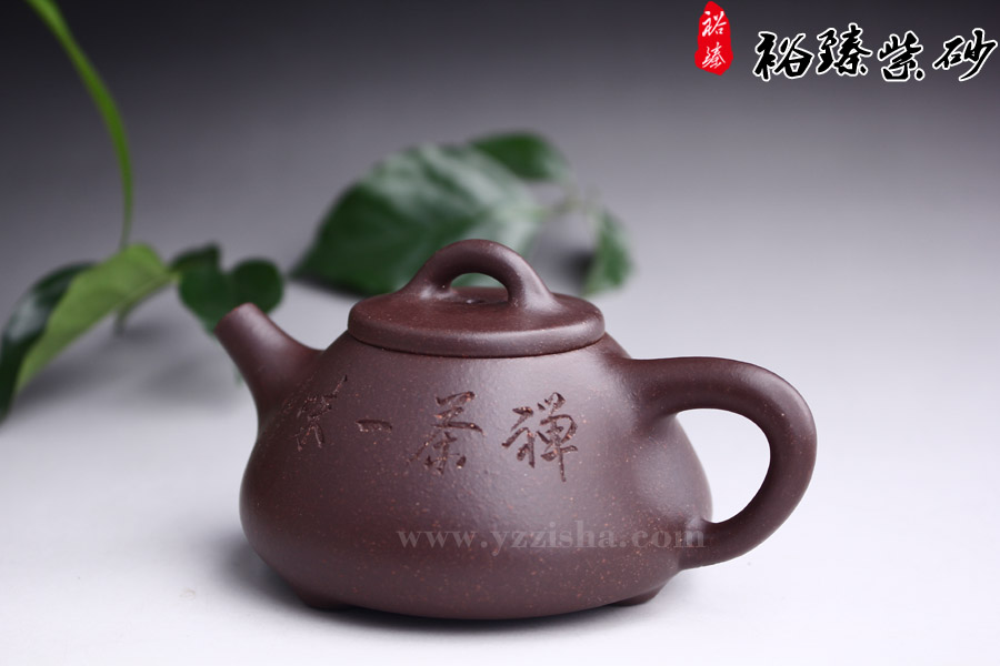 陈顺根原矿紫泥石瓢壶侧面图