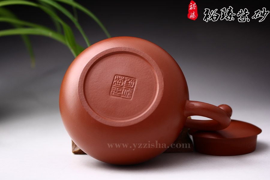 闫俐原矿朱泥大西施紫砂壶图