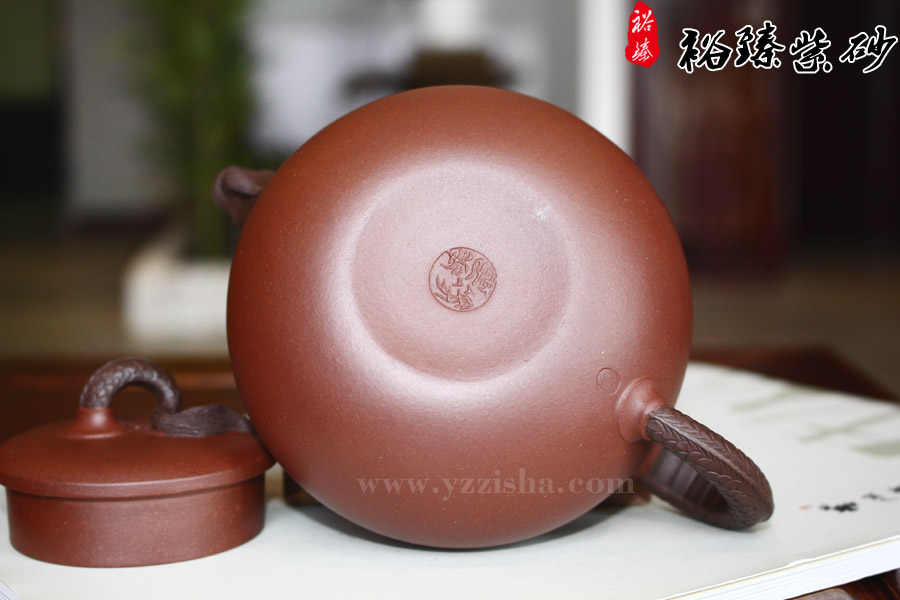 高工冯云华紫泥红皮龙双色玲珑壶 壶底图
