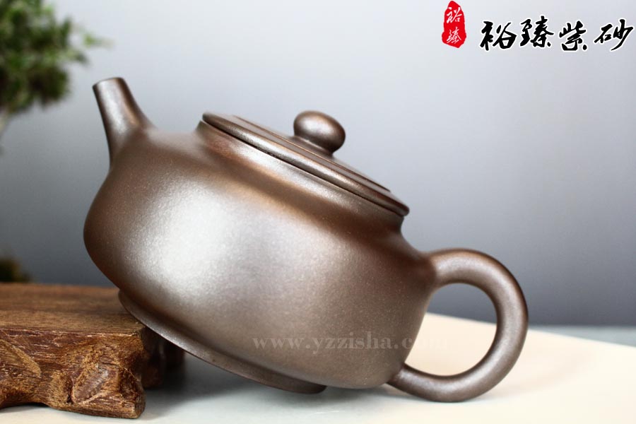 李娅窑变圆曲紫砂壶侧面