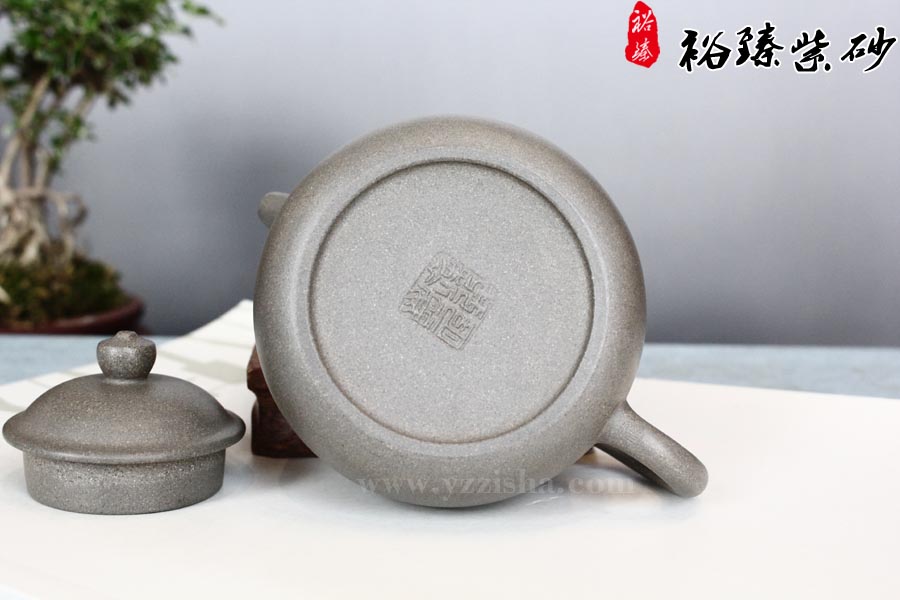 胡丽琴帽笠紫砂壶壶底章