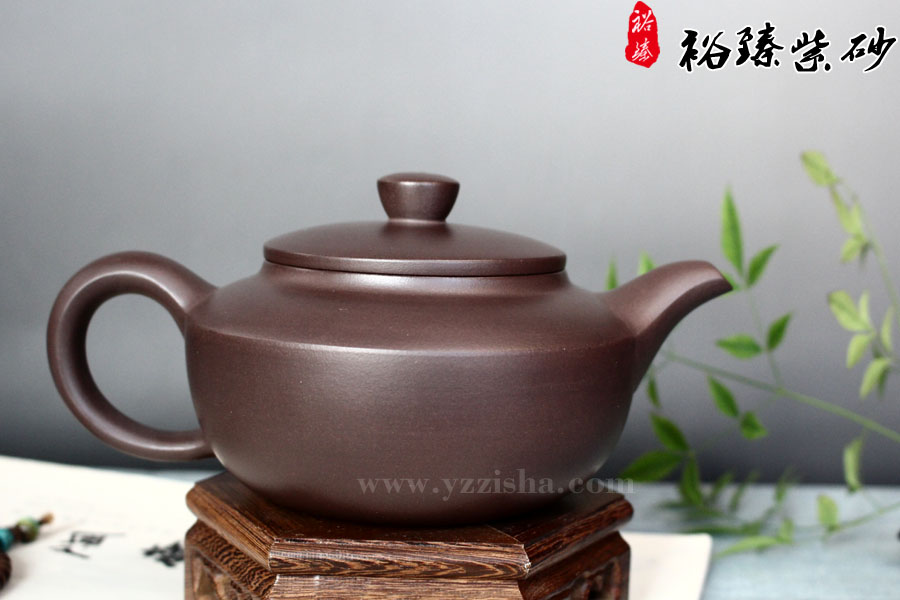 朱新南合扁紫砂壶侧面