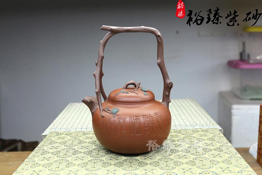 紫砂壶名家范洪泉作品《东坡提梁》图片