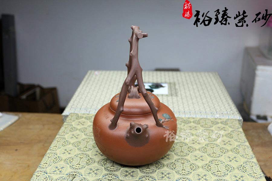 紫砂壶名家范洪泉作品《东坡提梁》图片