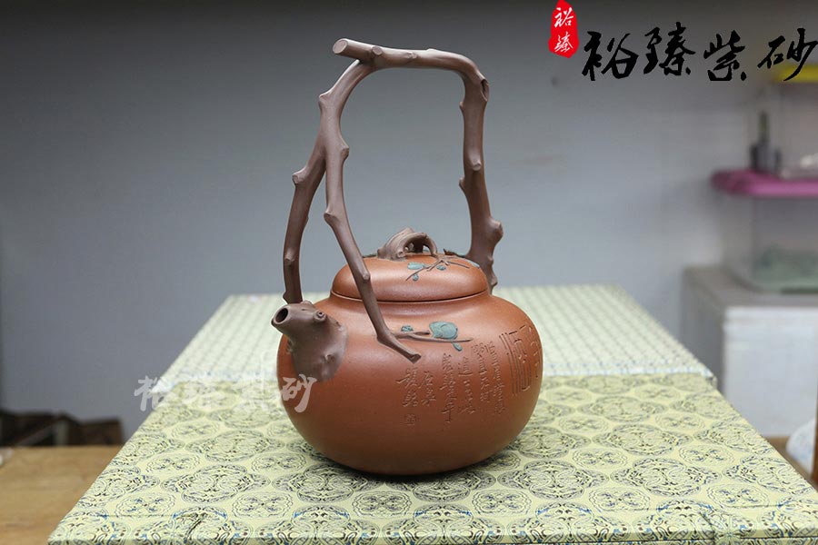 紫砂壶名家范洪泉作品《东坡提梁》图片